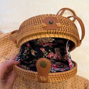 Elegant Tan Woven Crossbody Bag with Floral Interior